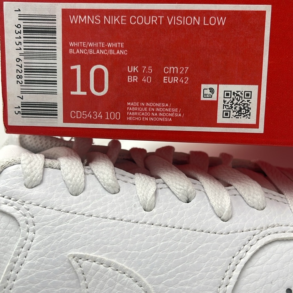 Nike Court Vision Low
Women's Shoes
White/White/White
Style CD5434-100 - Picture 16 of 16